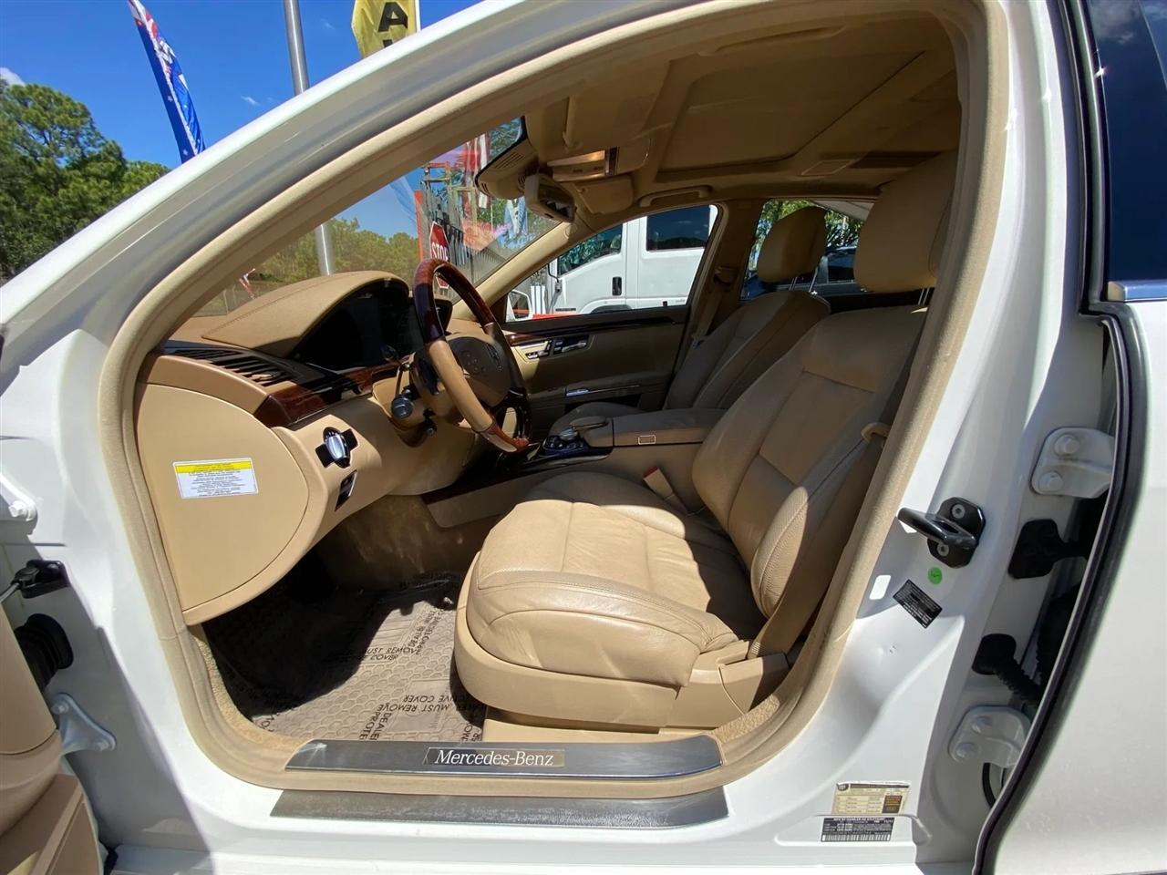 Mercedes-Benz S-Class S550 4-MATIC 2012