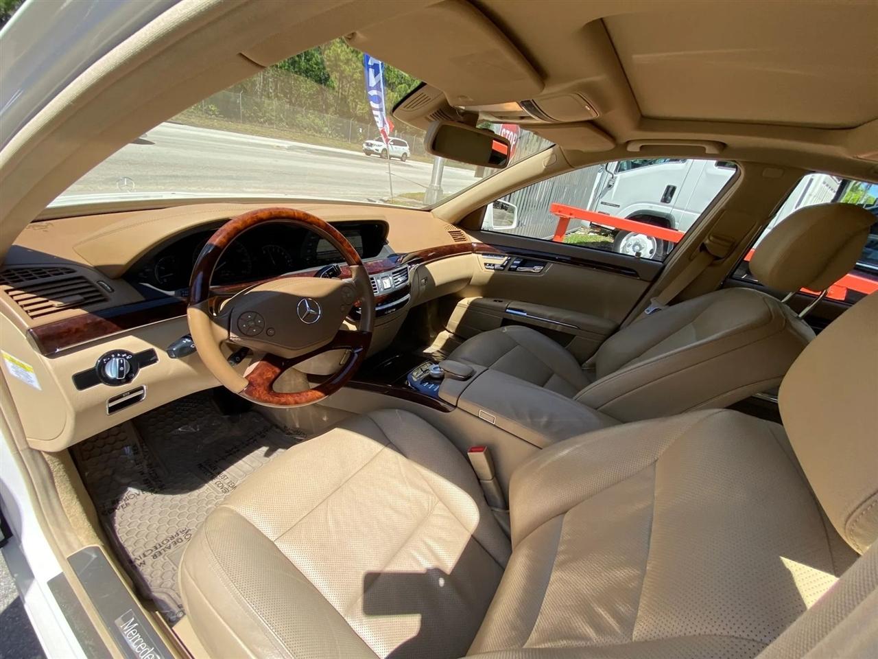 Mercedes-Benz S-Class S550 4-MATIC 2012