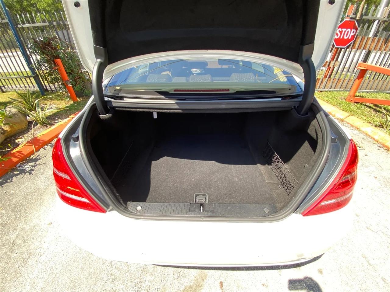 Mercedes-Benz S-Class S550 4-MATIC 2012