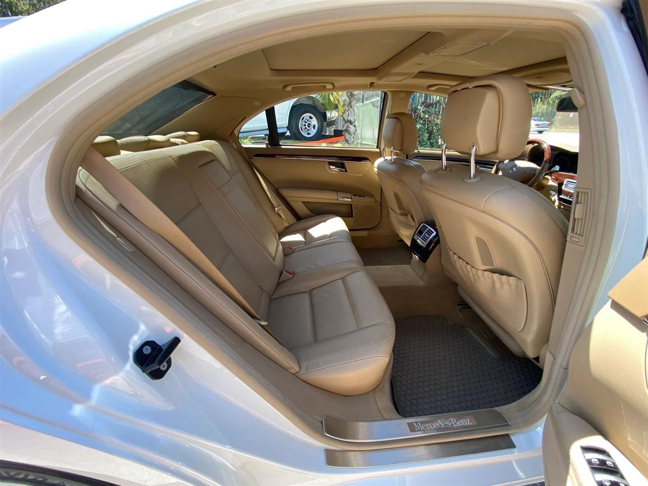 Mercedes-Benz S-Class S550 4-MATIC 2012