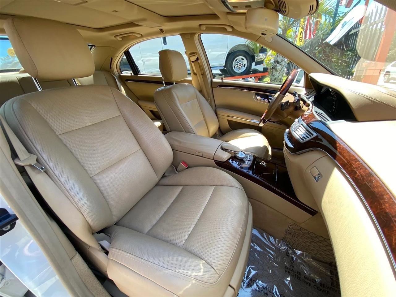 Mercedes-Benz S-Class S550 4-MATIC 2012