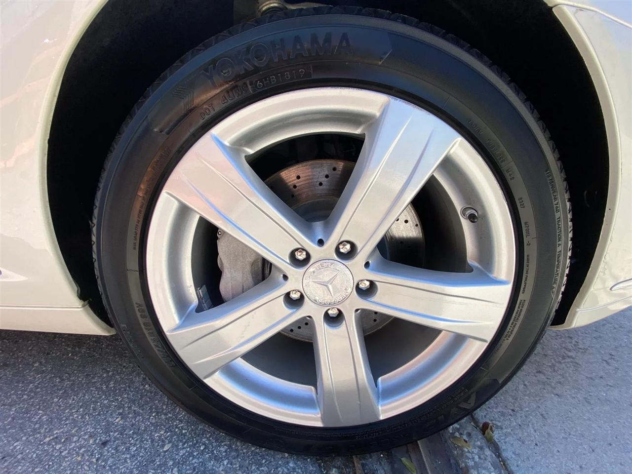 Mercedes-Benz S-Class S550 4-MATIC 2012