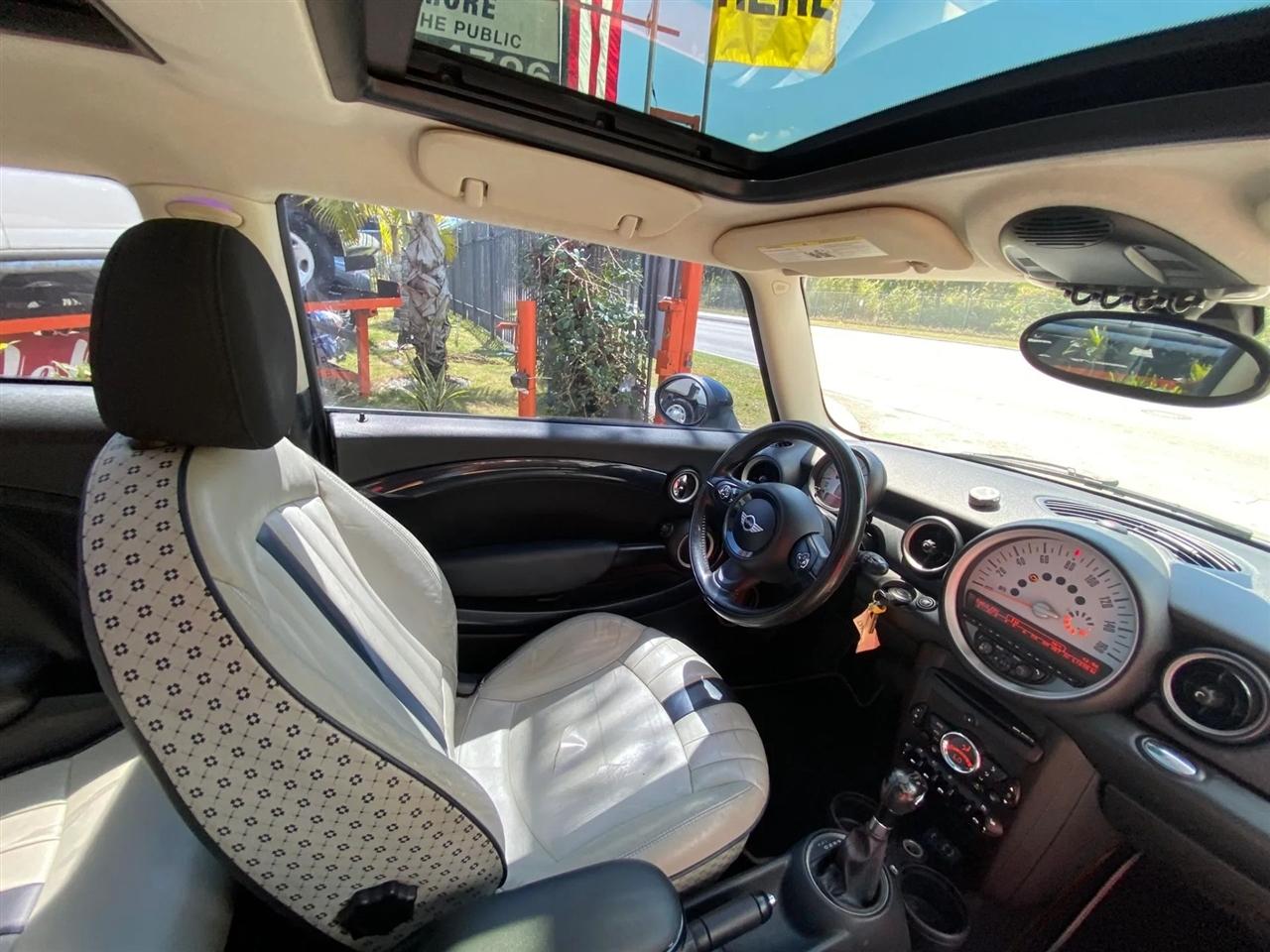 MINI Cooper Base 2013