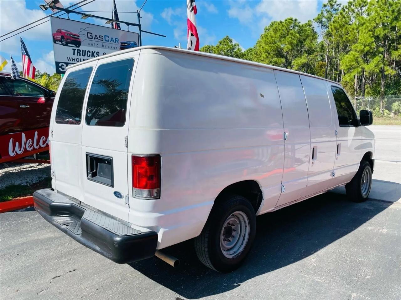 Ford Econoline E-150 2013