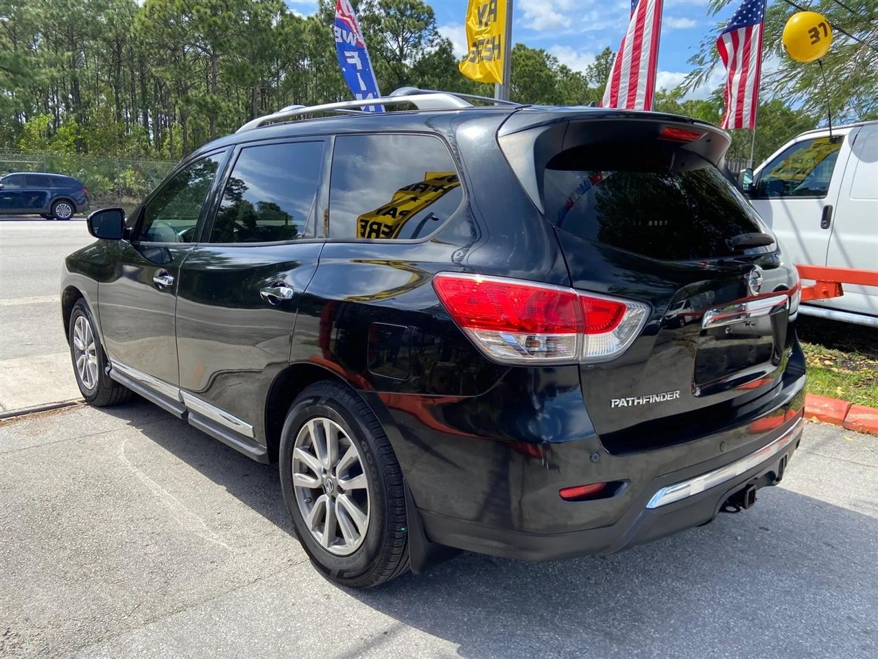 Nissan Pathfinder SL 2WD 2014