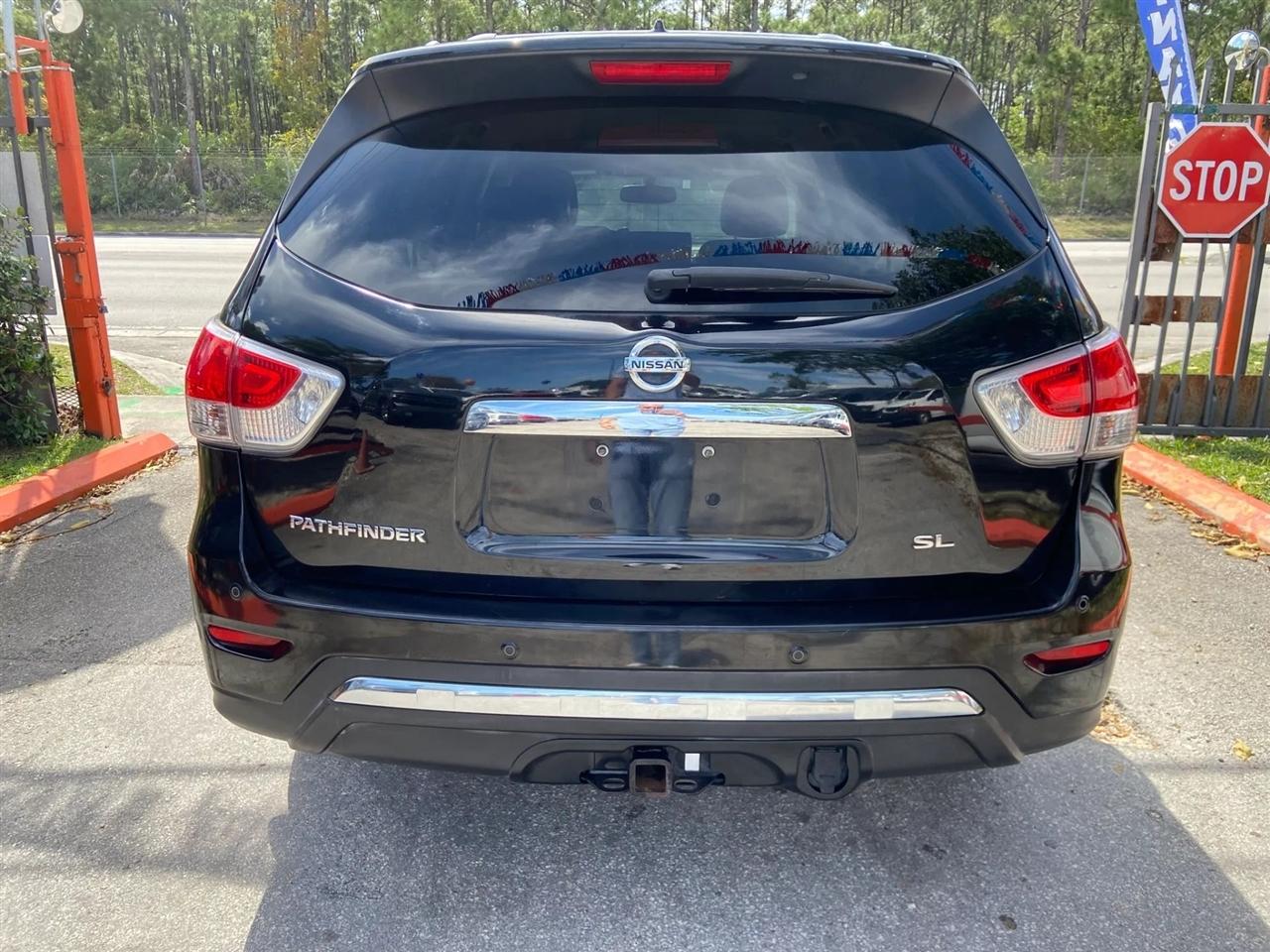 Nissan Pathfinder SL 2WD 2014