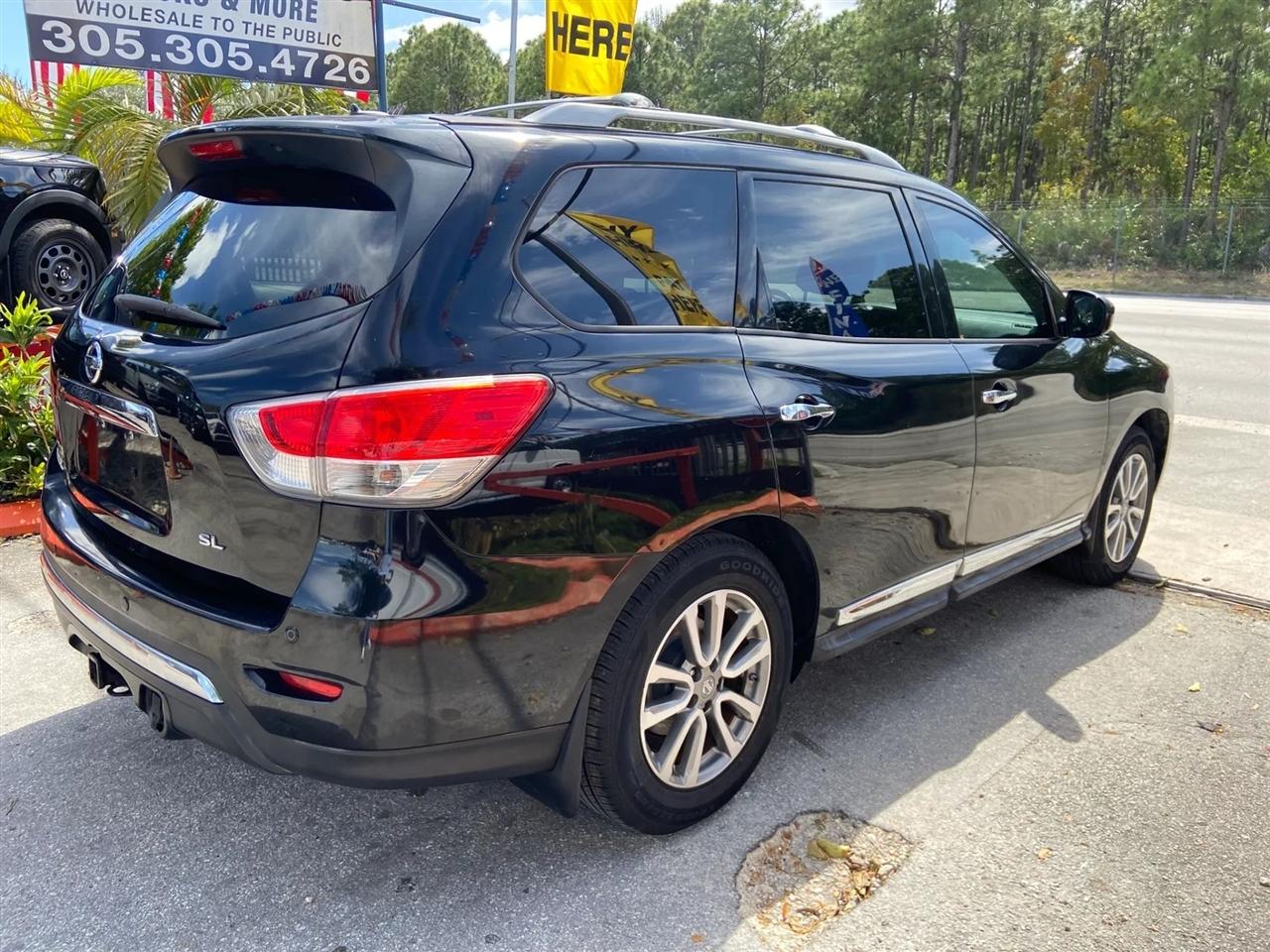 Nissan Pathfinder SL 2WD 2014