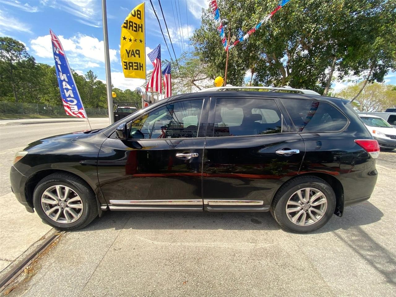 Nissan Pathfinder SL 2WD 2014