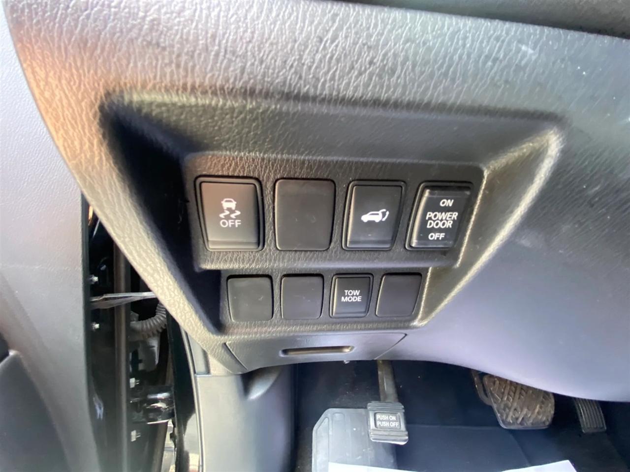 Nissan Pathfinder SL 2WD 2014