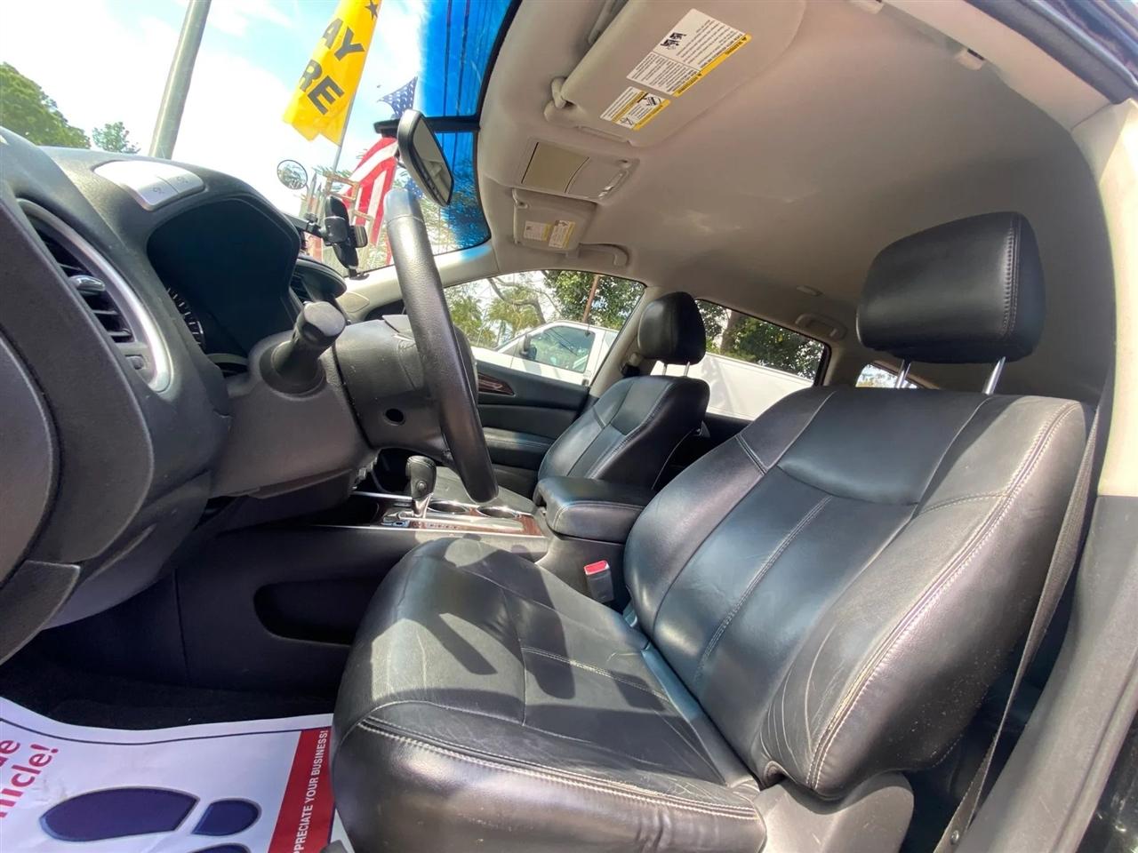 Nissan Pathfinder SL 2WD 2014