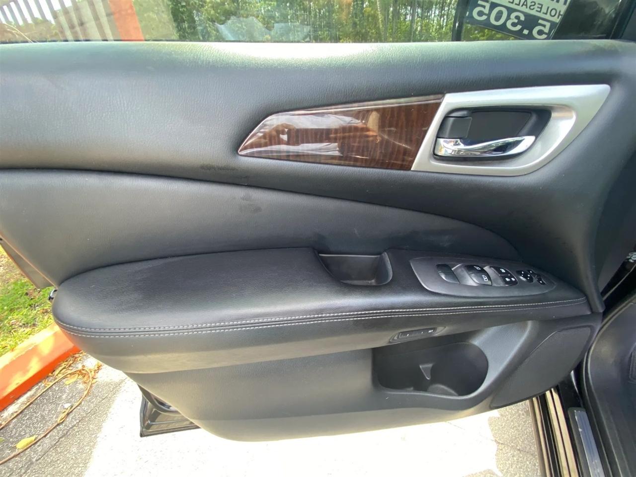 Nissan Pathfinder SL 2WD 2014