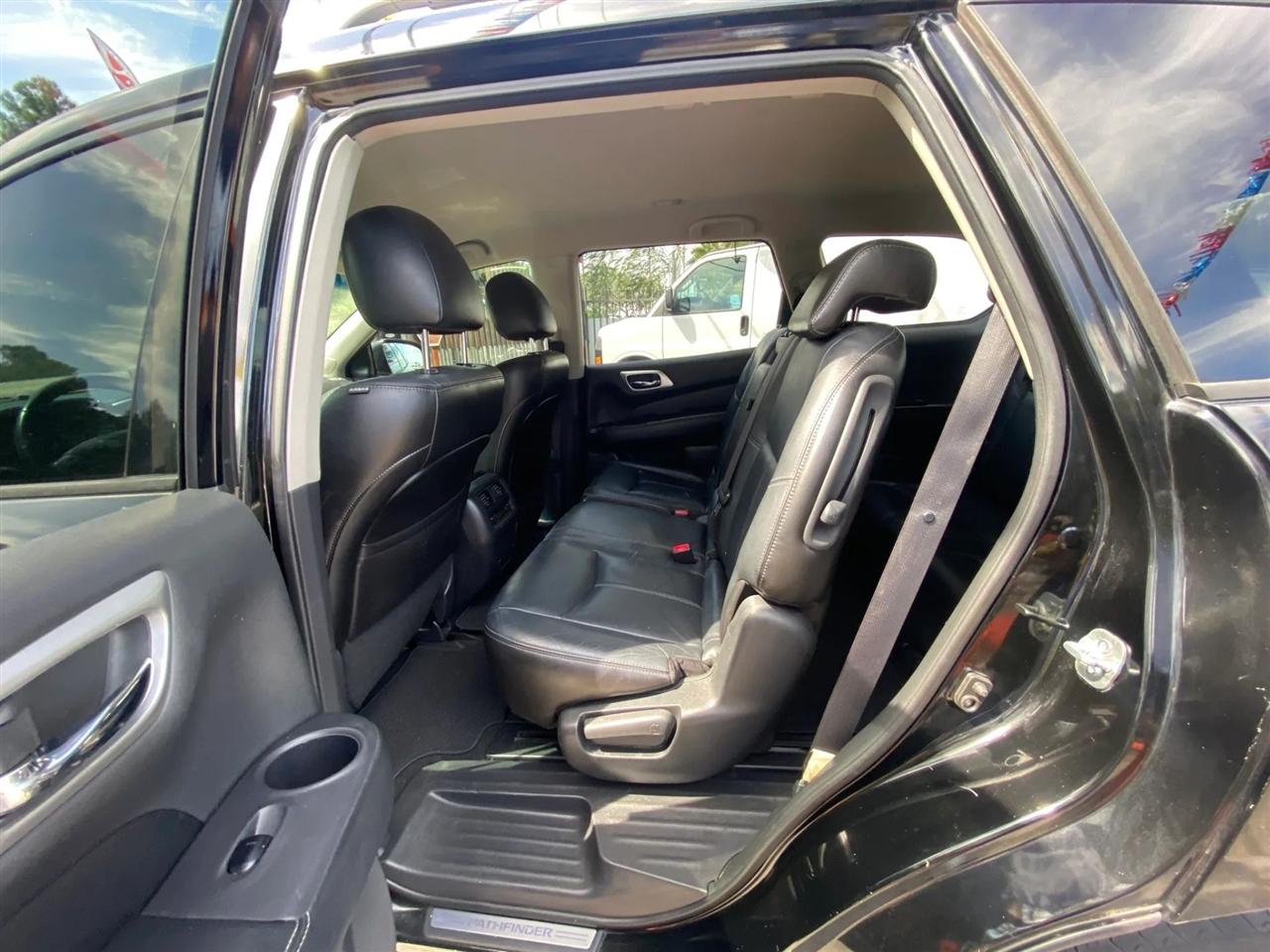 Nissan Pathfinder SL 2WD 2014