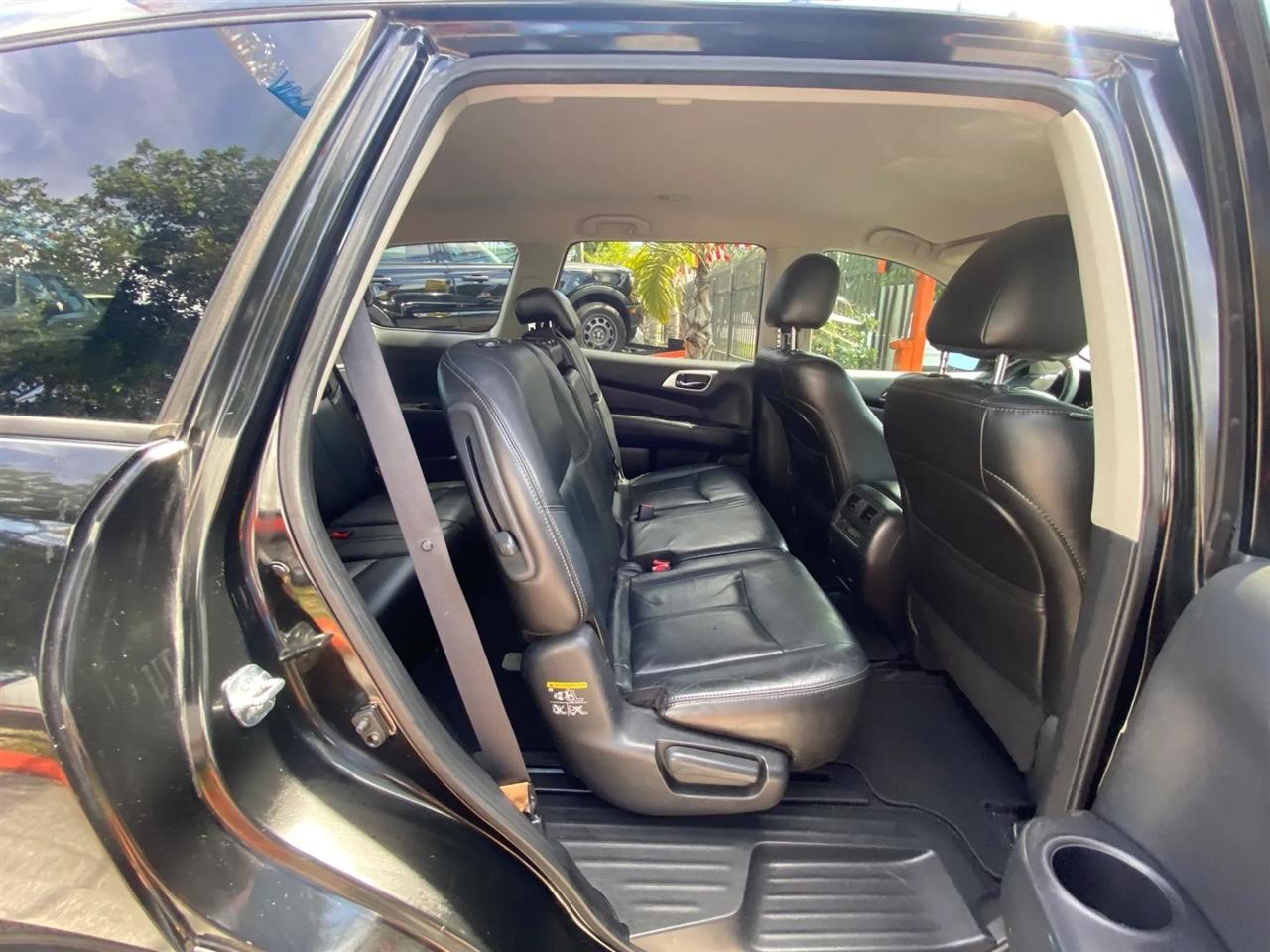 Nissan Pathfinder SL 2WD 2014