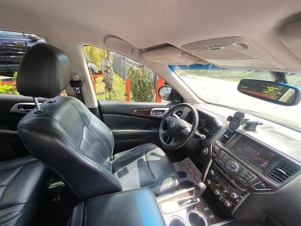 Nissan Pathfinder SL 2WD 2014