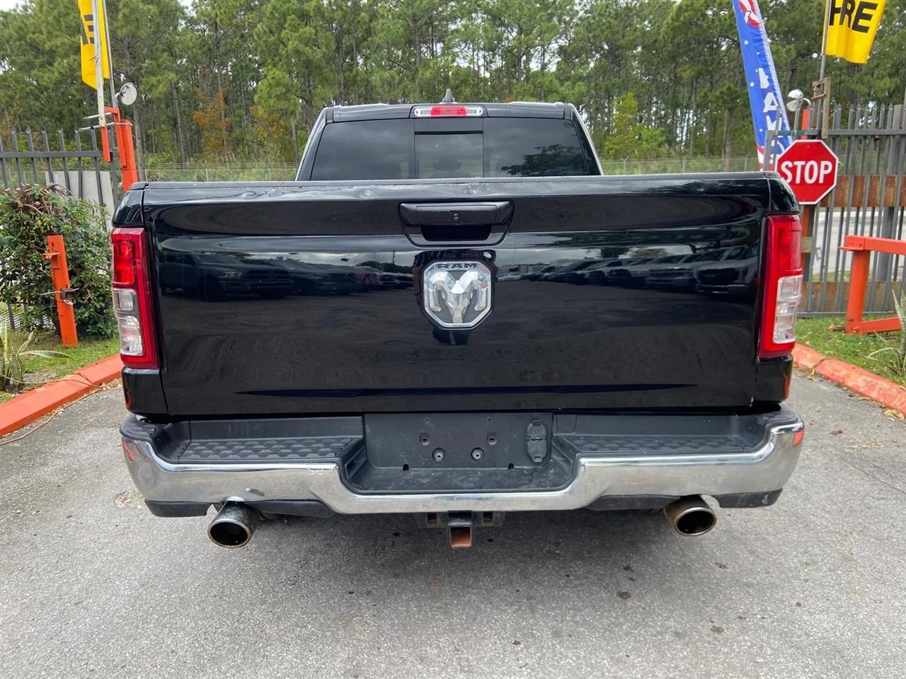 RAM 1500 Big Horn Crew Cab LWB 4WD 2022