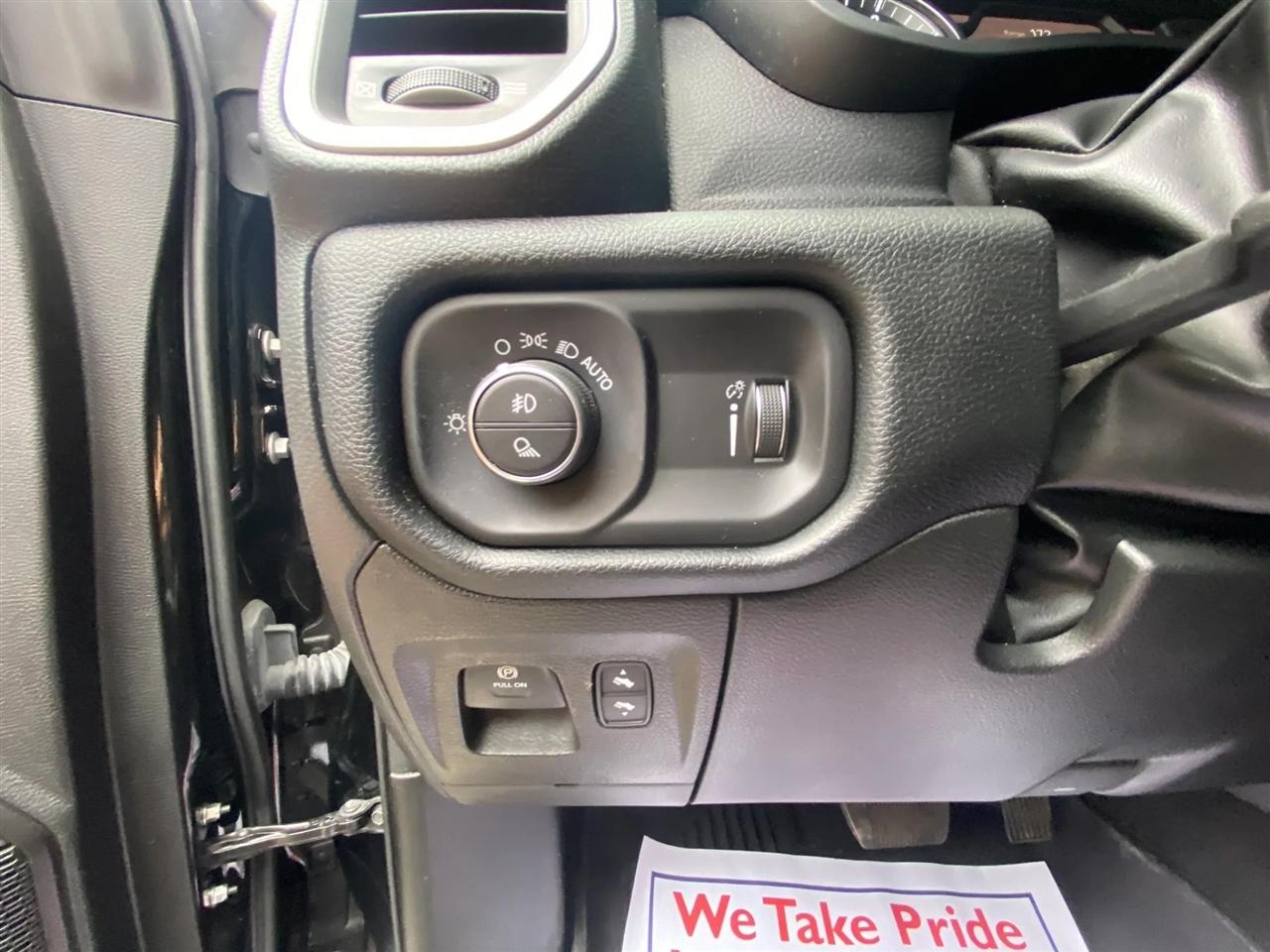 RAM 1500 Big Horn Crew Cab LWB 4WD 2022