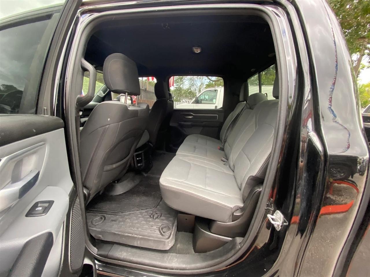 RAM 1500 Big Horn Crew Cab LWB 4WD 2022