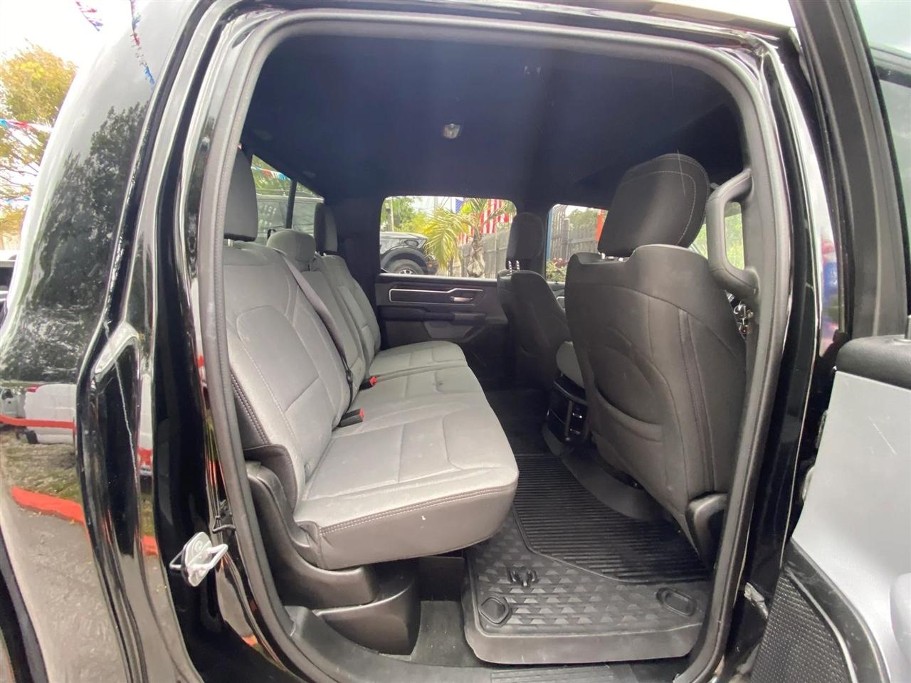 RAM 1500 Big Horn Crew Cab LWB 4WD 2022