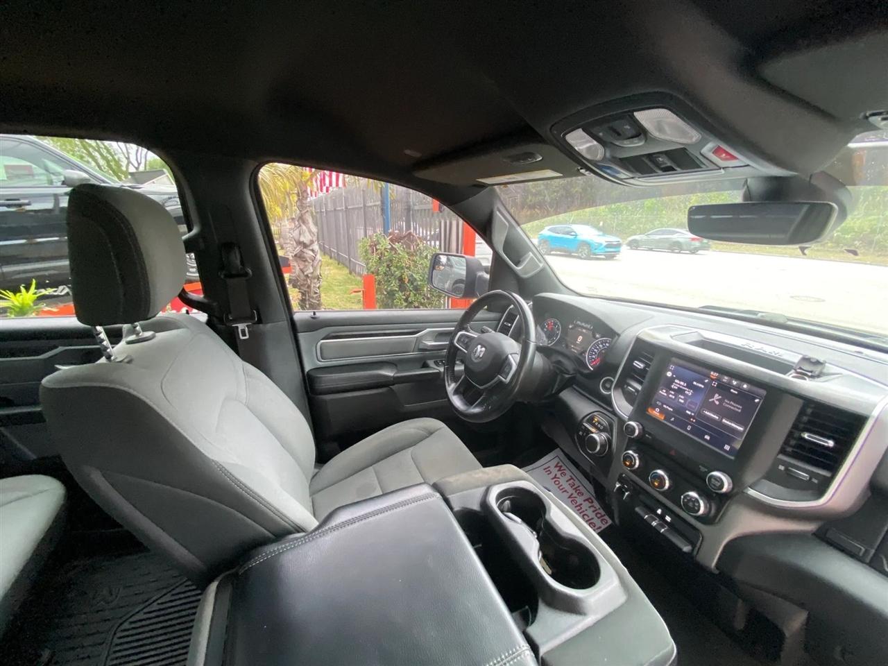 RAM 1500 Big Horn Crew Cab LWB 4WD 2022