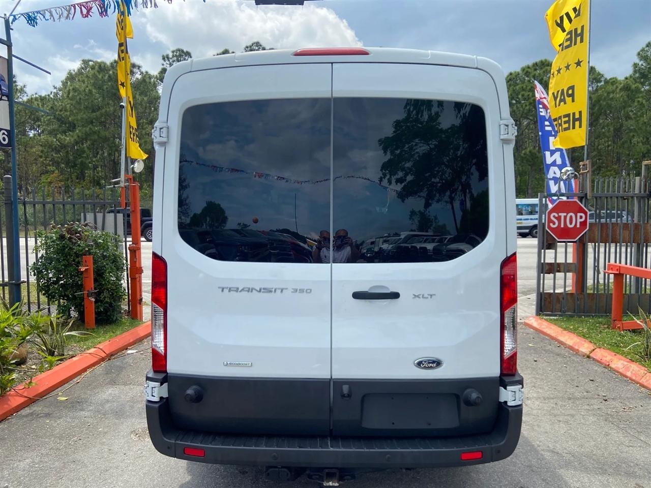 Ford Transit 350 Wagon Med. Roof XLT w/Sliding Pass. 148-in. WB 2016