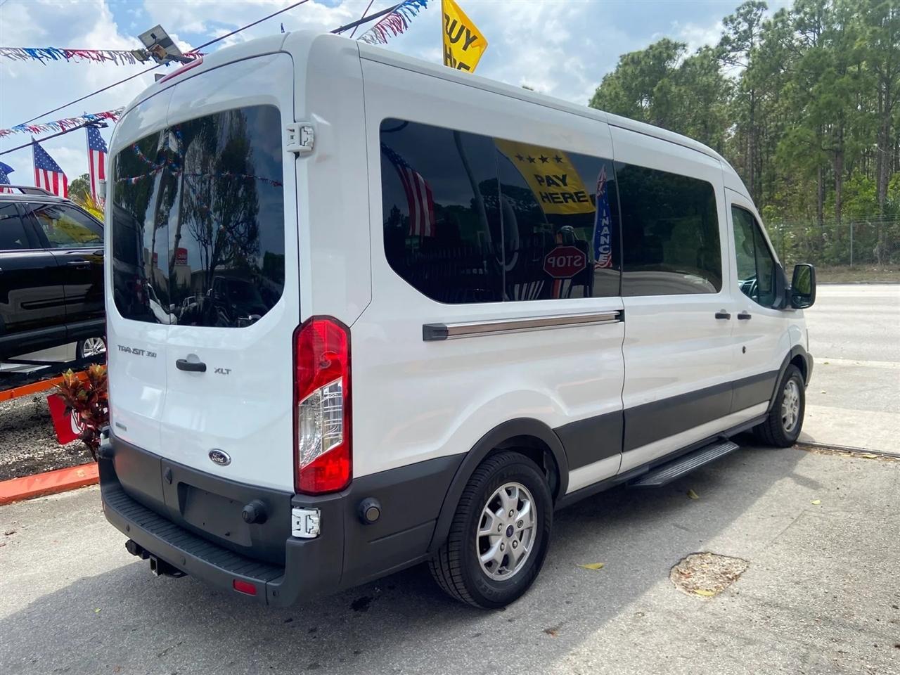 Ford Transit 350 Wagon Med. Roof XLT w/Sliding Pass. 148-in. WB 2016