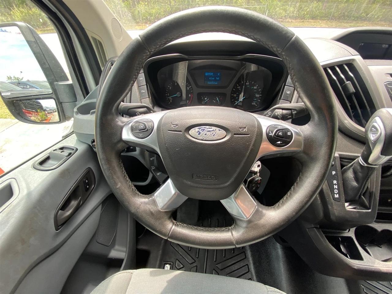 Ford Transit 350 Wagon Med. Roof XLT w/Sliding Pass. 148-in. WB 2016