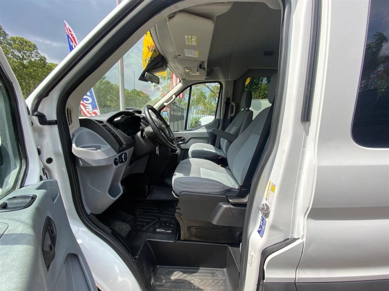 Ford Transit 350 Wagon Med. Roof XLT w/Sliding Pass. 148-in. WB 2016