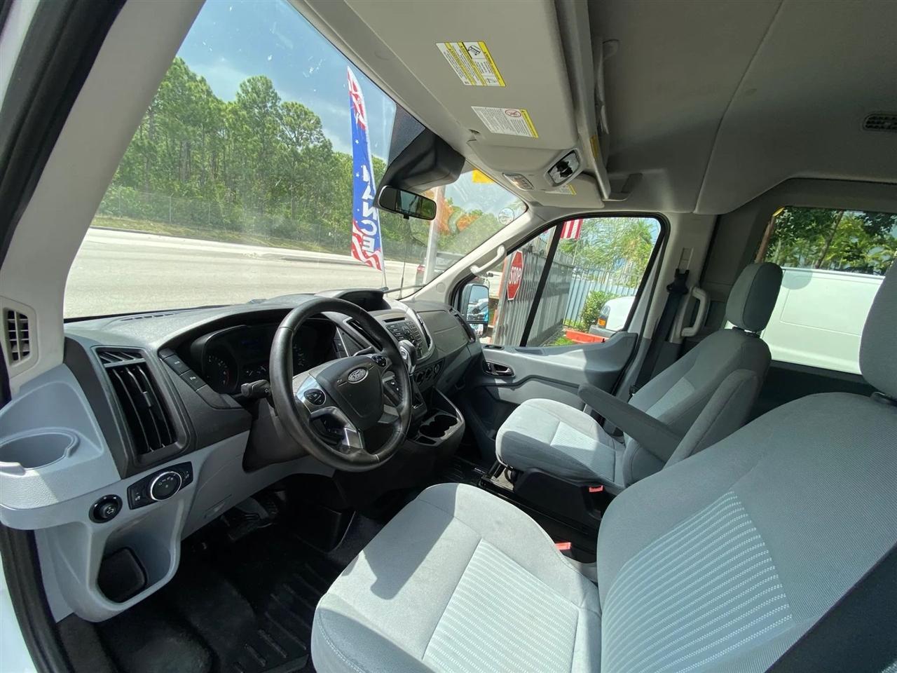 Ford Transit 350 Wagon Med. Roof XLT w/Sliding Pass. 148-in. WB 2016