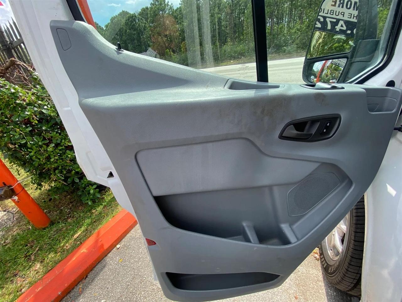 Ford Transit 350 Wagon Med. Roof XLT w/Sliding Pass. 148-in. WB 2016