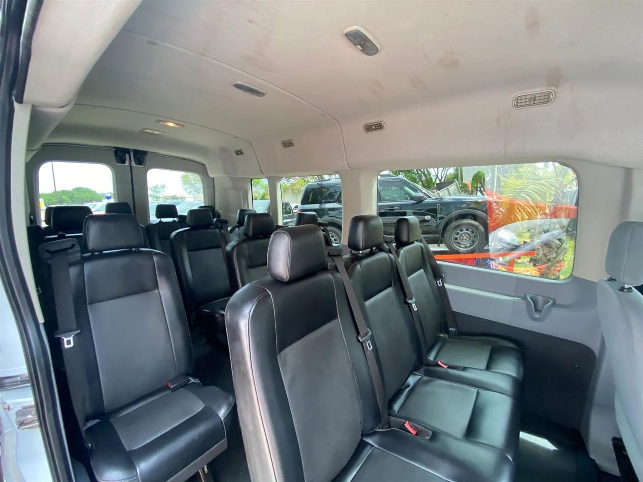 Ford Transit 350 Wagon Med. Roof XLT w/Sliding Pass. 148-in. WB 2016