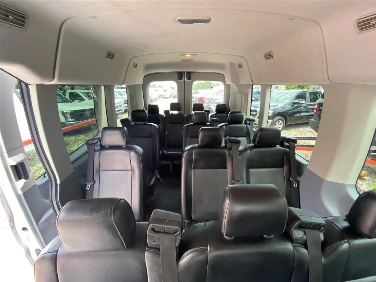 Ford Transit 350 Wagon Med. Roof XLT w/Sliding Pass. 148-in. WB 2016