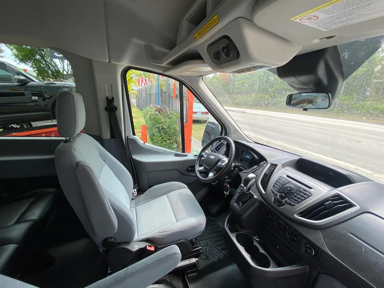 Ford Transit 350 Wagon Med. Roof XLT w/Sliding Pass. 148-in. WB 2016