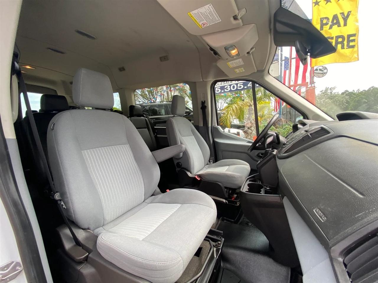 Ford Transit 350 Wagon Med. Roof XLT w/Sliding Pass. 148-in. WB 2016