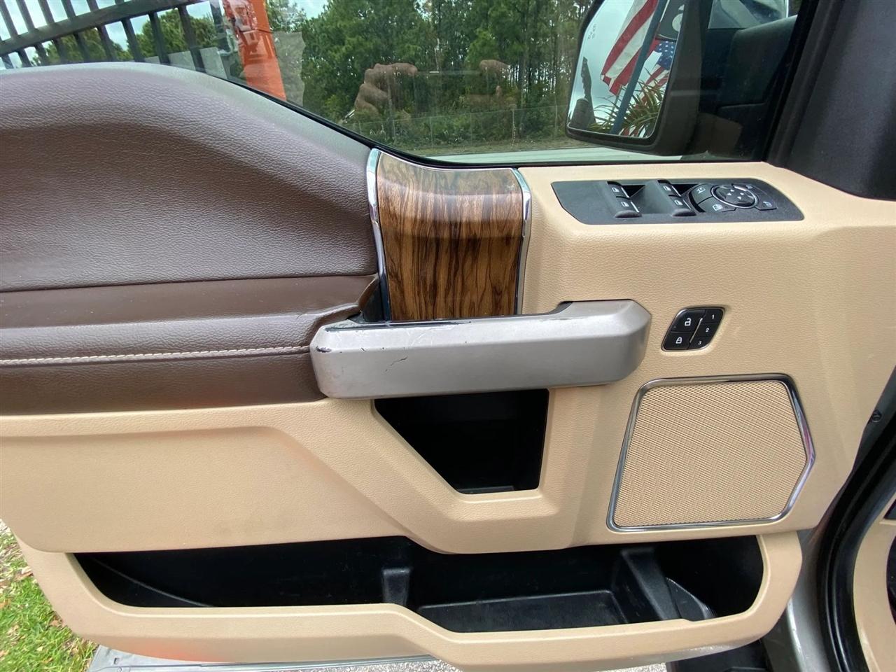 Ford F-150 Lariat SuperCrew 5.5-ft. Bed 4WD 2019