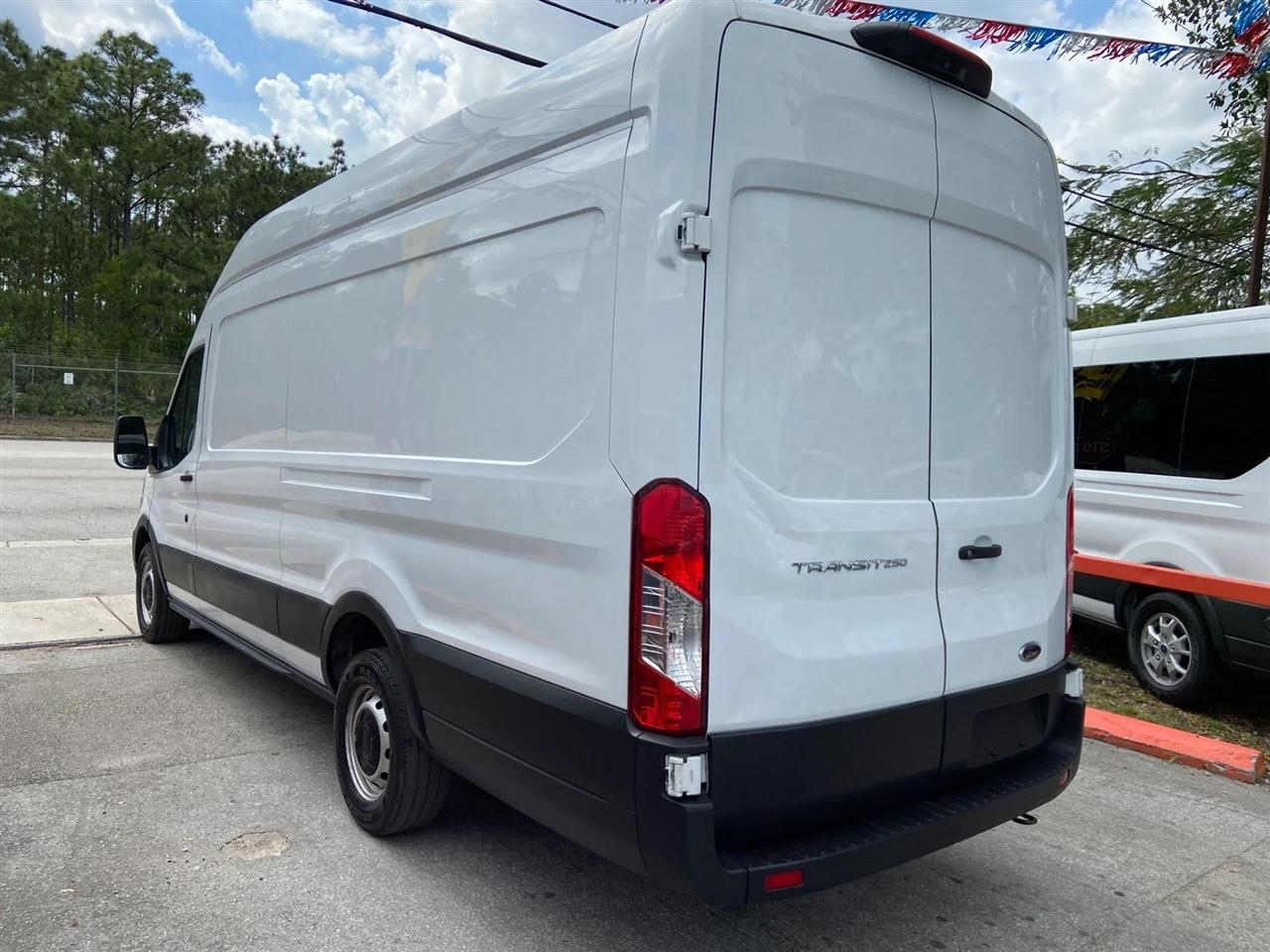 Ford Transit 250 Van High Roof w/Sliding Pass. 148-in. WB EL 2022
