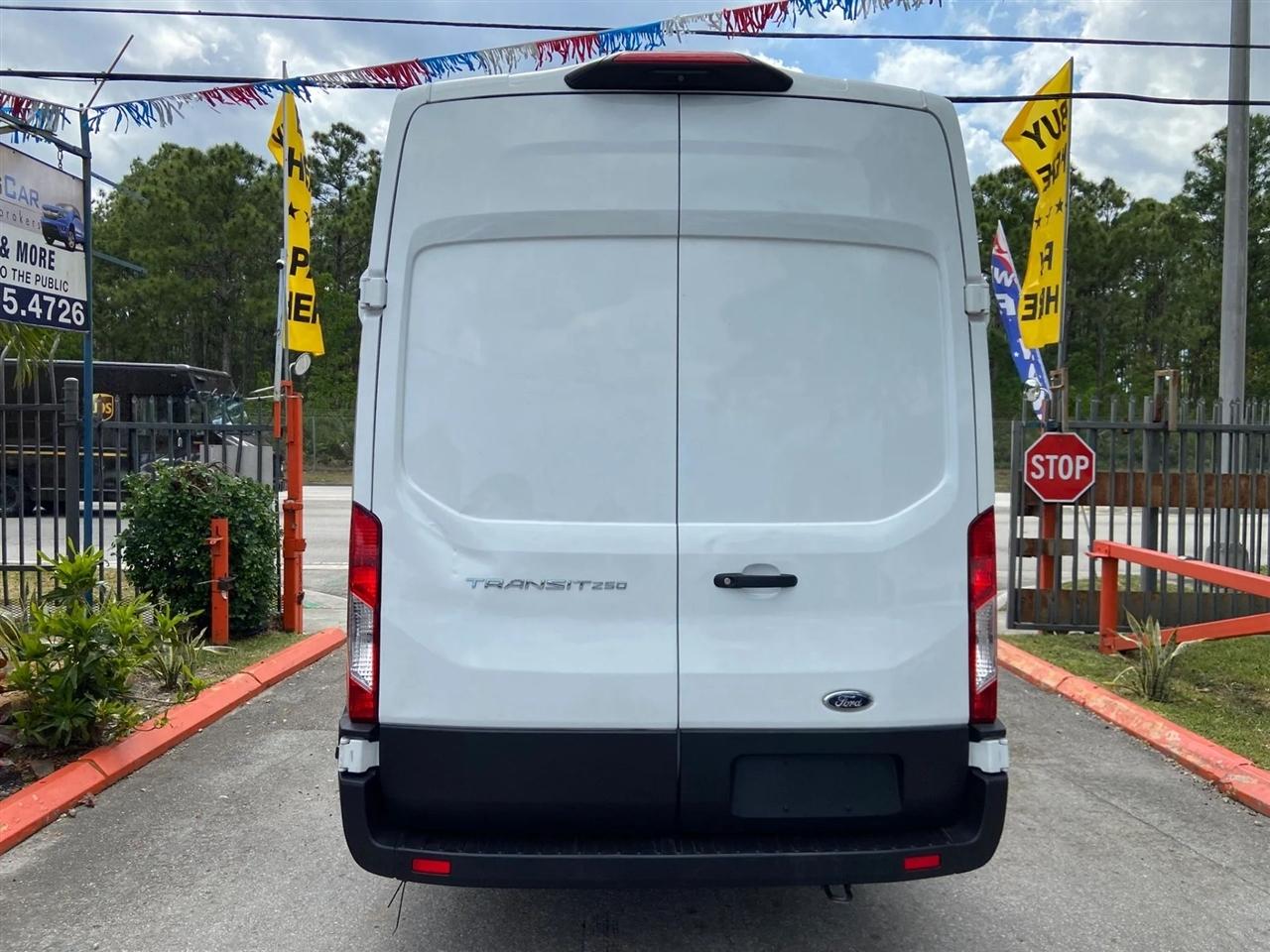Ford Transit 250 Van High Roof w/Sliding Pass. 148-in. WB EL 2022