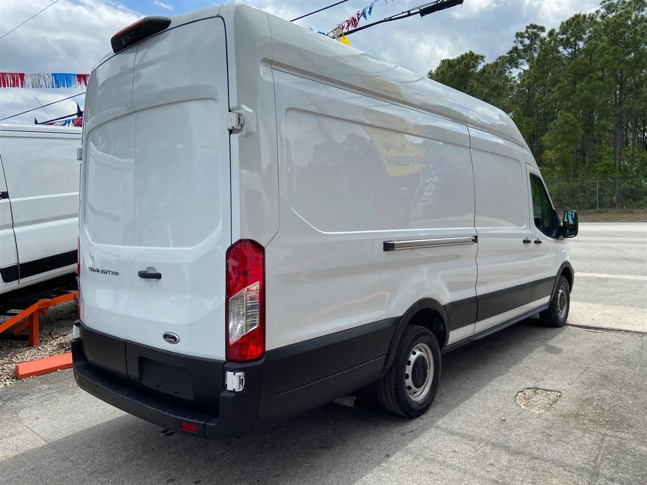Ford Transit 250 Van High Roof w/Sliding Pass. 148-in. WB EL 2022