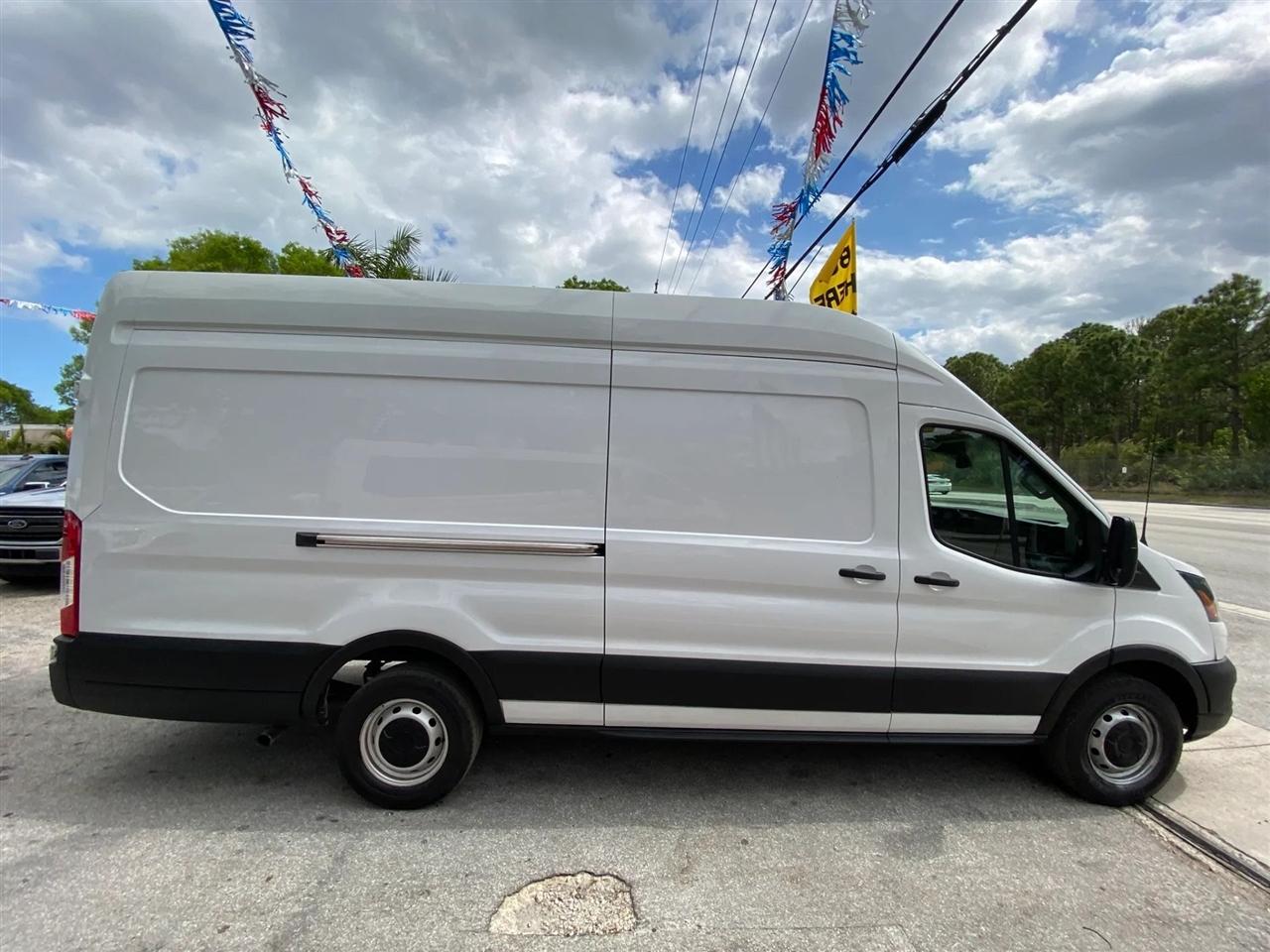 Ford Transit 250 Van High Roof w/Sliding Pass. 148-in. WB EL 2022