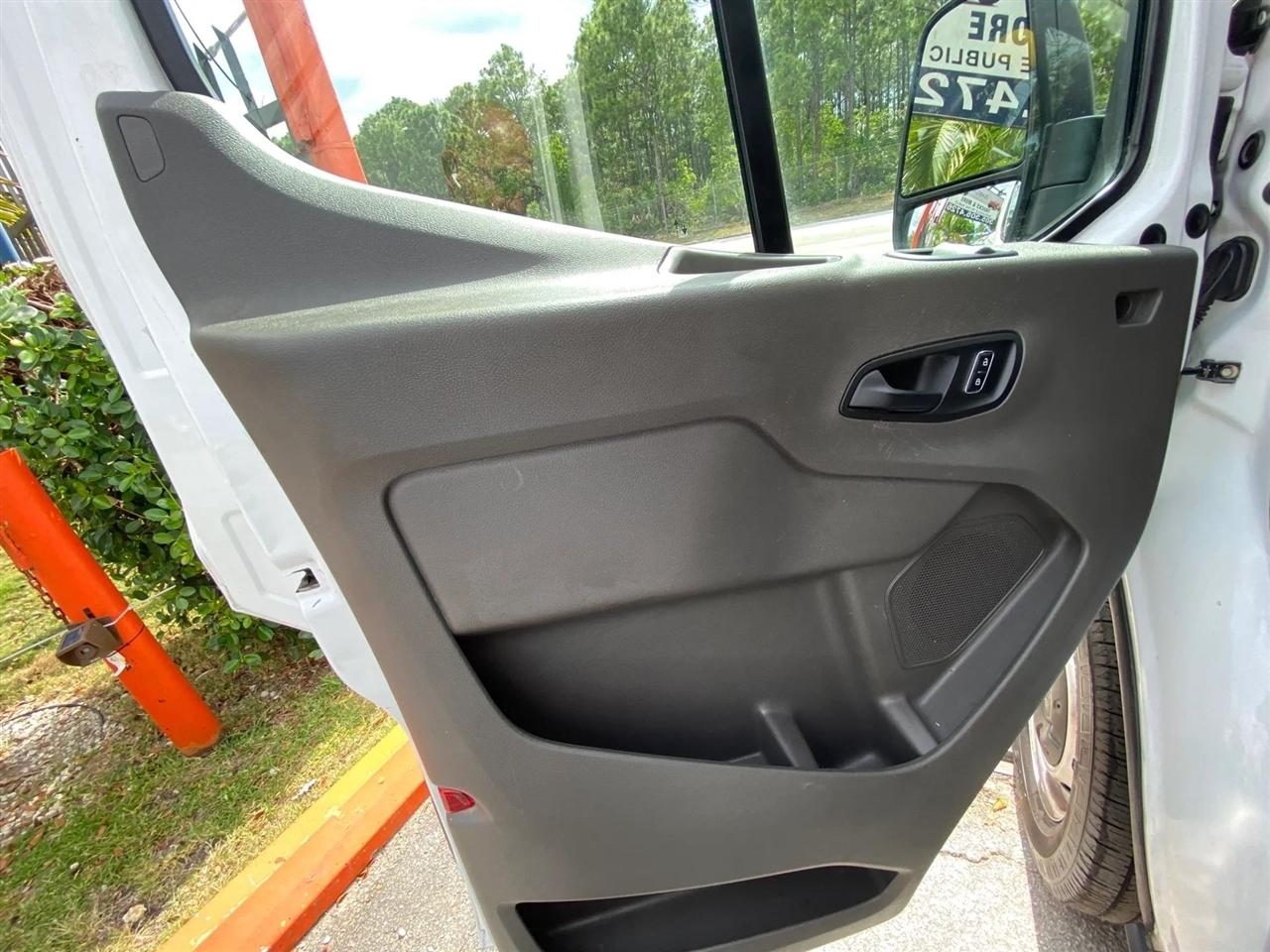 Ford Transit 250 Van High Roof w/Sliding Pass. 148-in. WB EL 2022