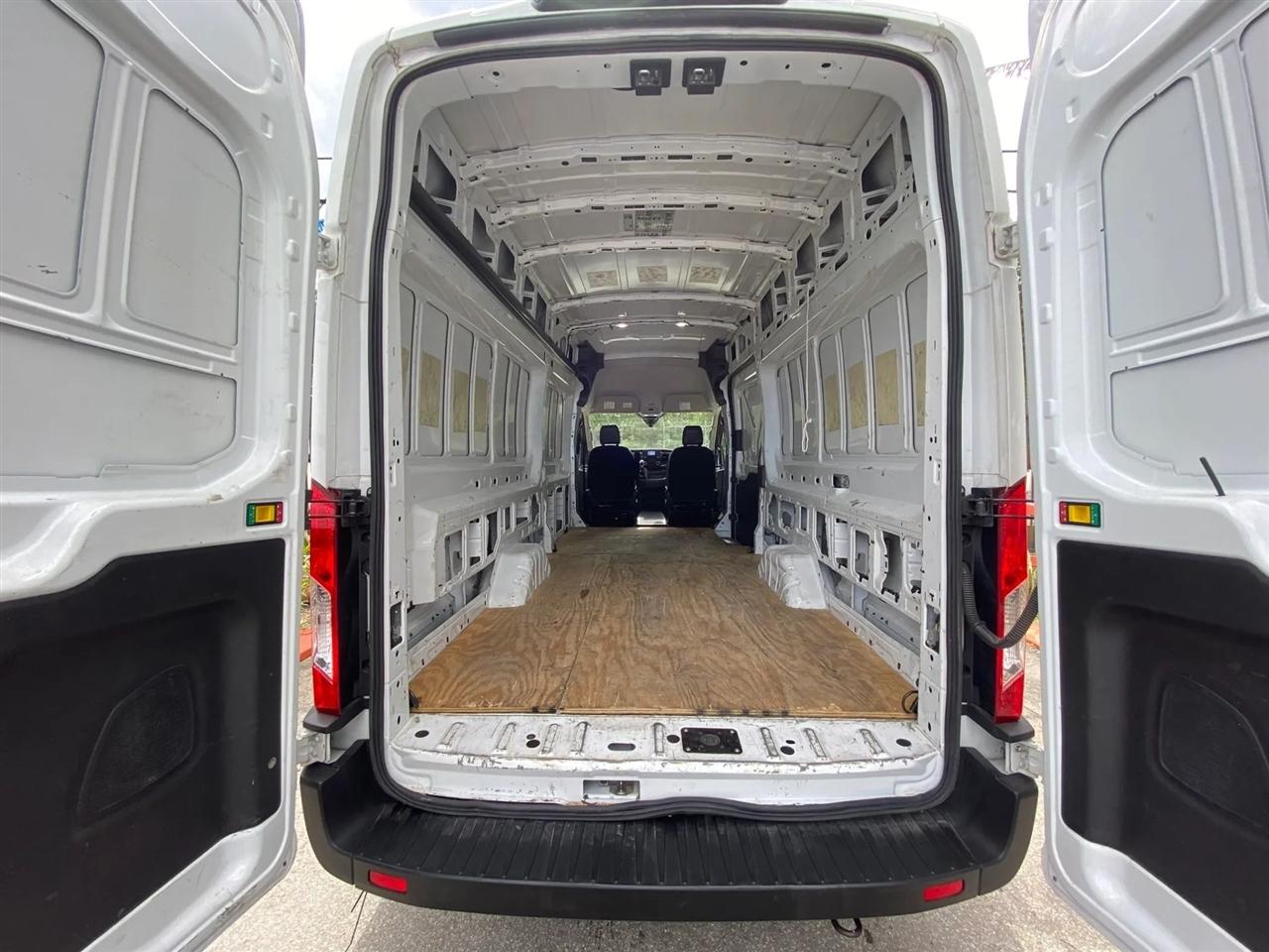 Ford Transit 250 Van High Roof w/Sliding Pass. 148-in. WB EL 2022