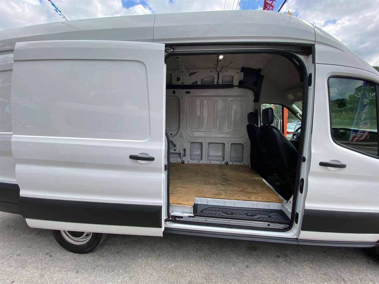 Ford Transit 250 Van High Roof w/Sliding Pass. 148-in. WB EL 2022