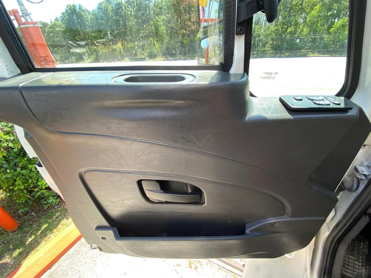 International 4300  2018