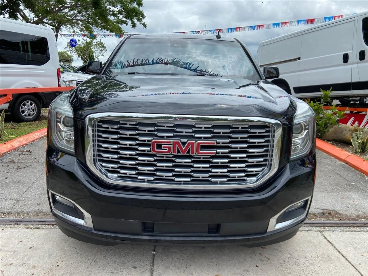 GMC Yukon XL Denali 4WD 2018