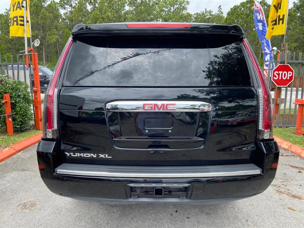 GMC Yukon XL Denali 4WD 2018