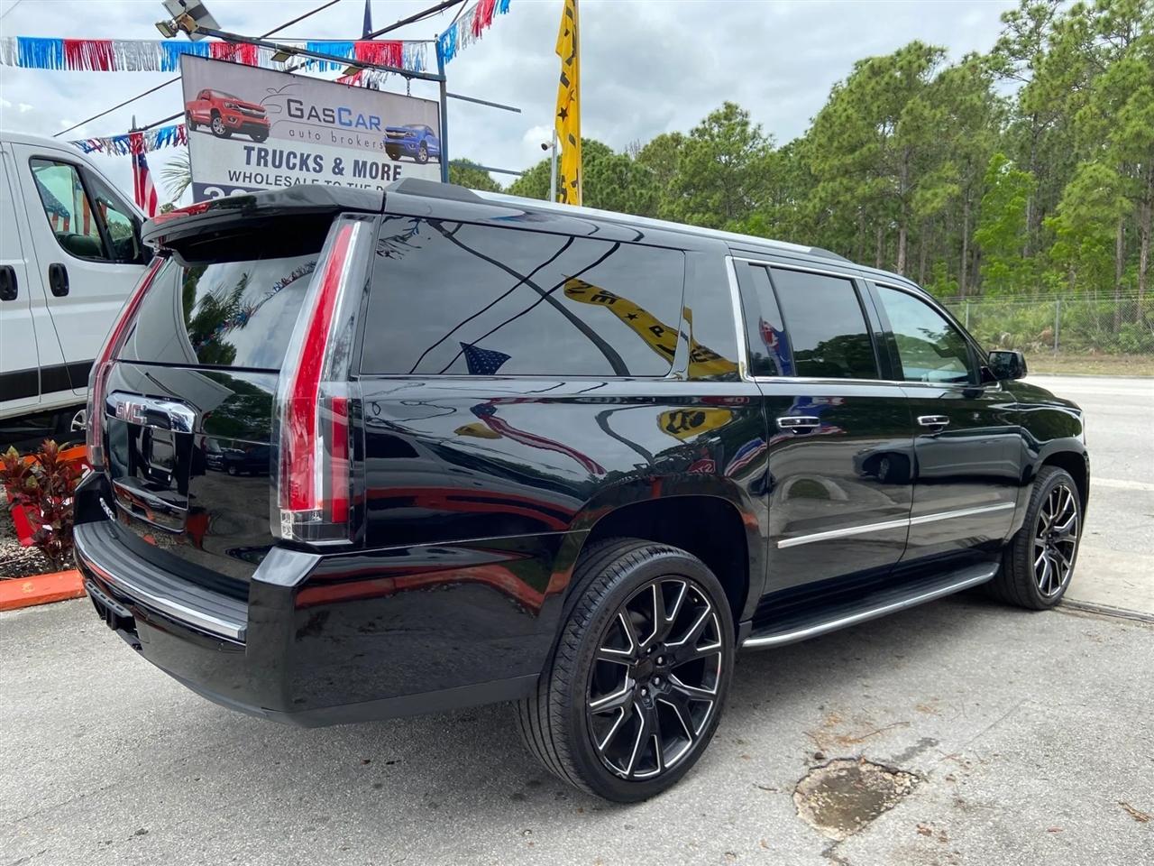 GMC Yukon XL Denali 4WD 2018