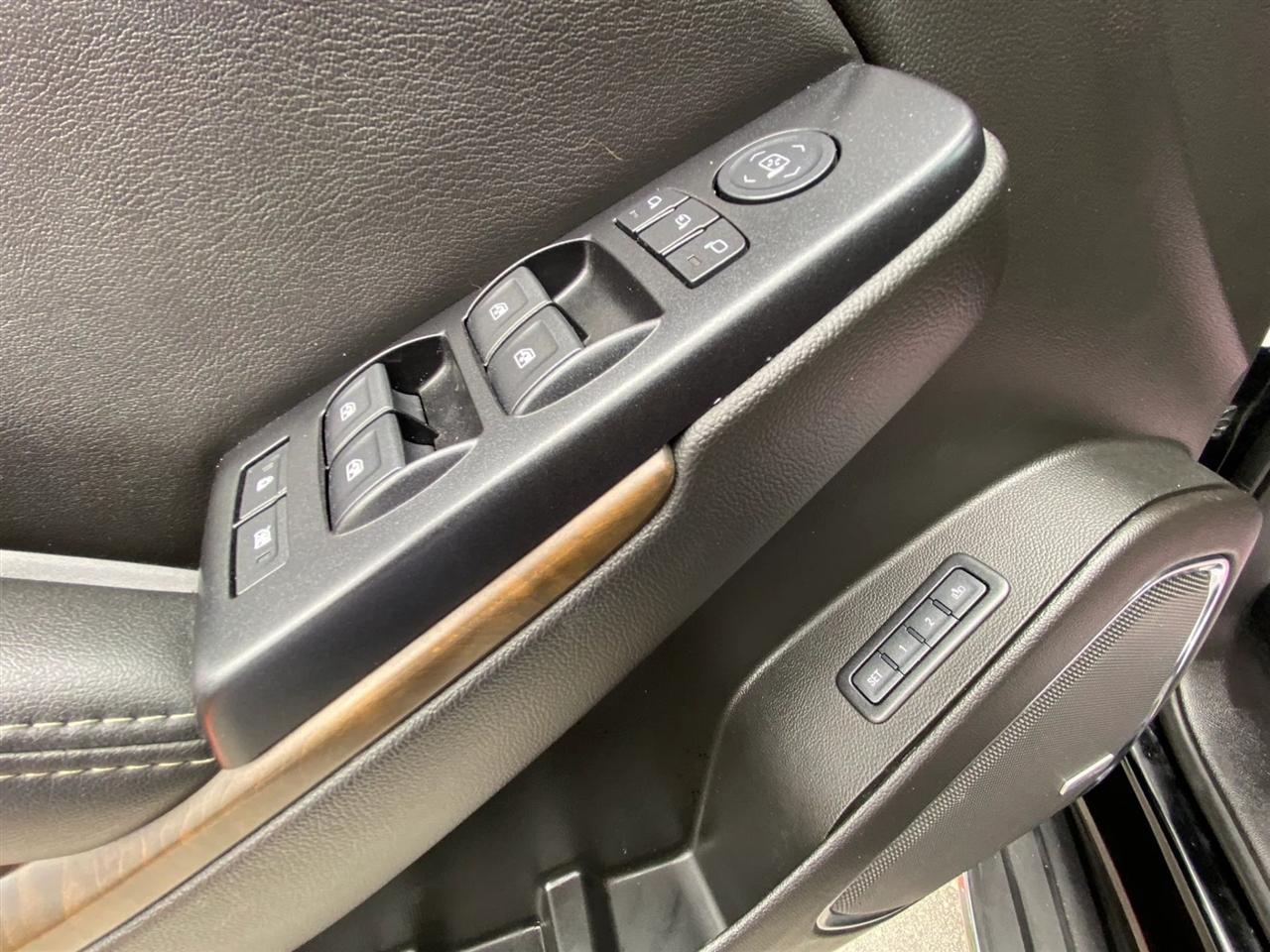GMC Yukon XL Denali 4WD 2018