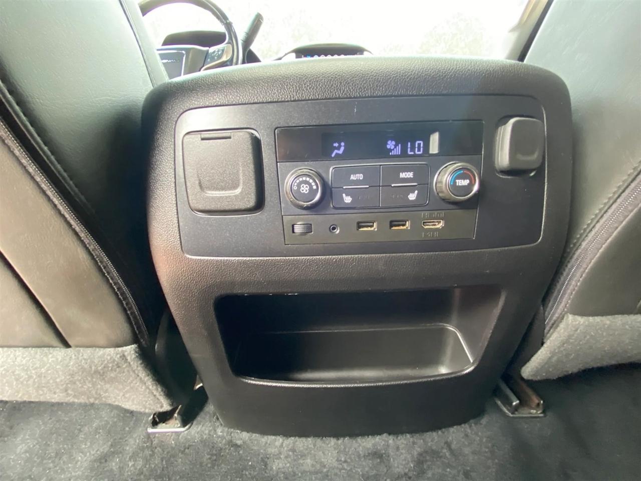 GMC Yukon XL Denali 4WD 2018