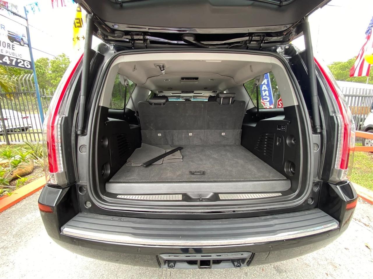 GMC Yukon XL Denali 4WD 2018
