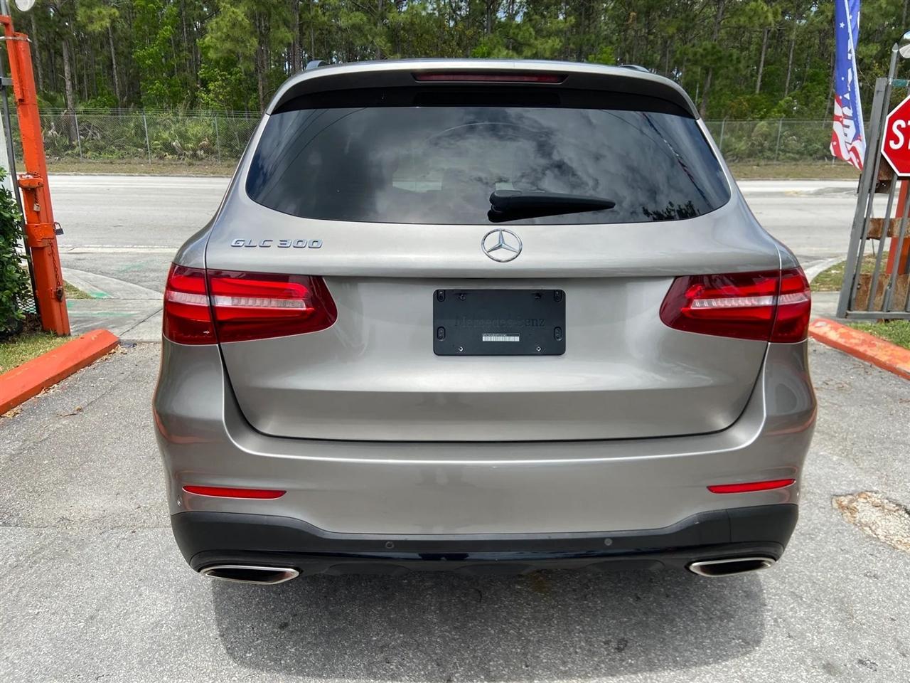 Mercedes-Benz GLC-Class GLC300 2019