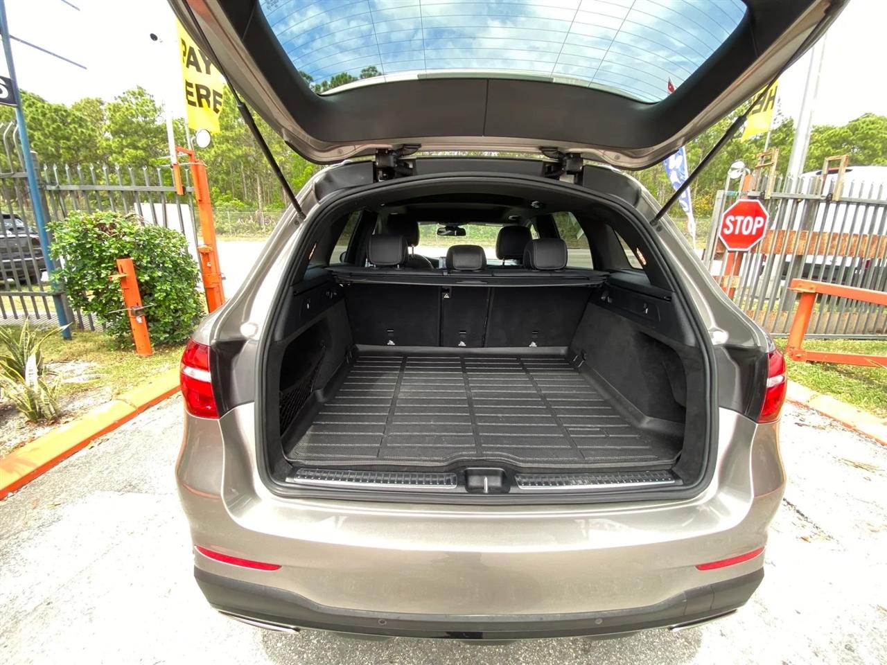 Mercedes-Benz GLC-Class GLC300 2019